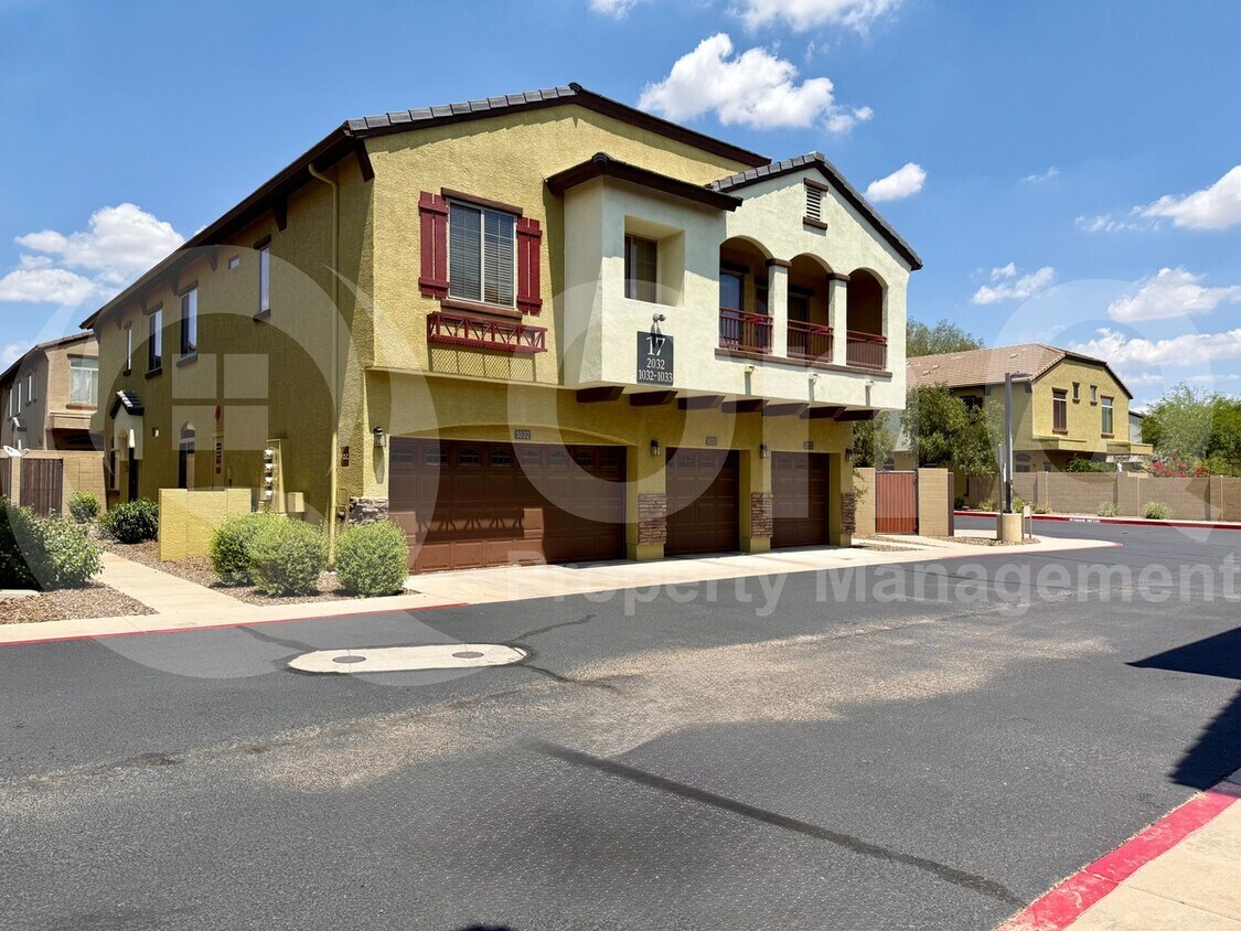 Foto principal - 2725 E Mine Creek Rd