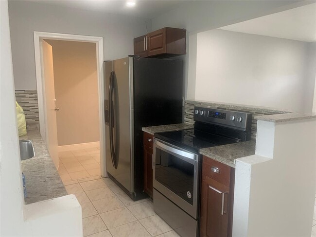 Building Photo - 2761 NW 69th Ave
