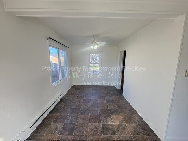 Foto del edificio - 1204 Marshall Ave