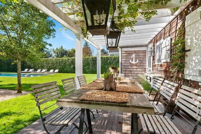 Building Photo - 90 Powell Ave