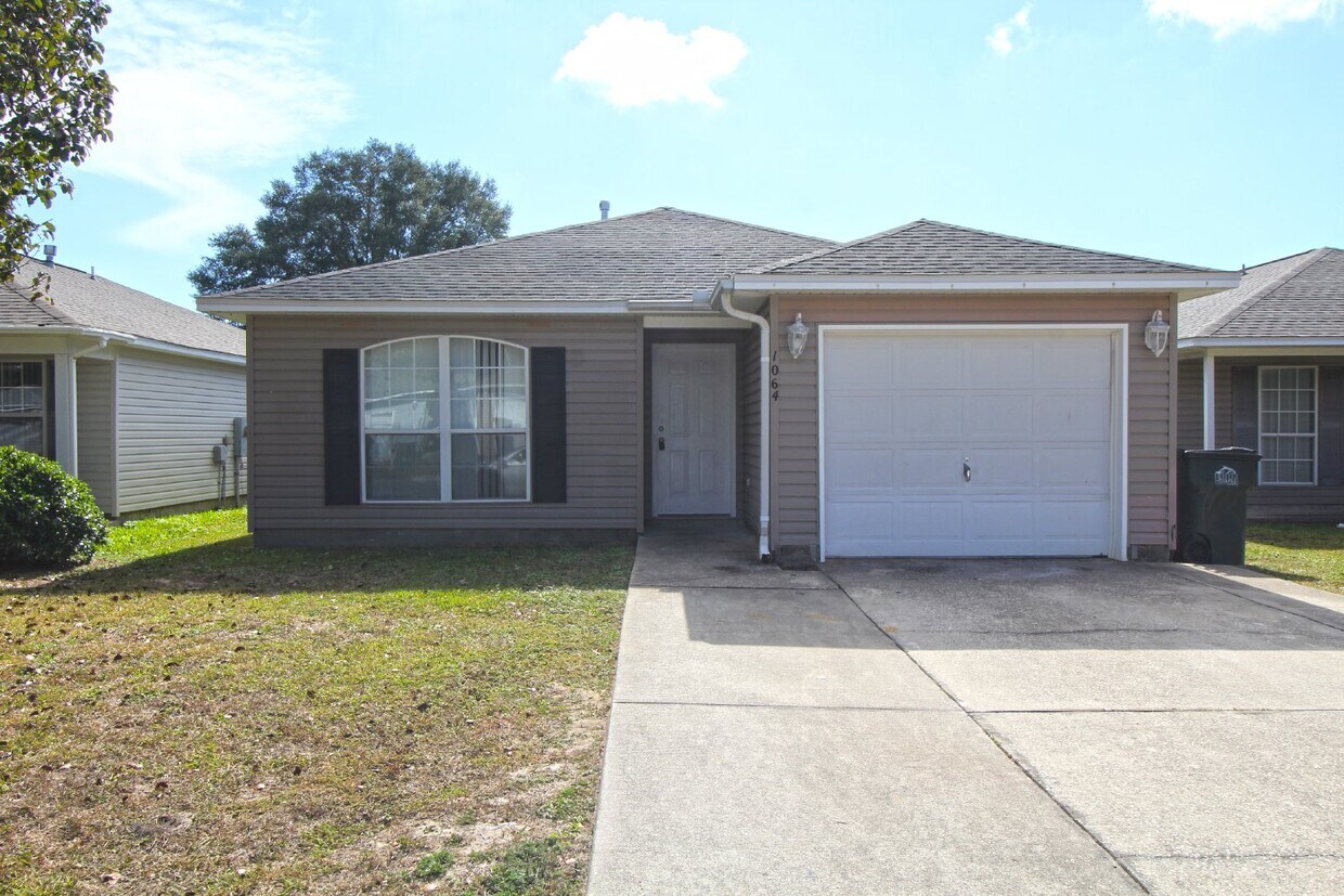 3 / 2 pet friendly patio home near back g... - 3 / 2  pet friendly patio home near back g...