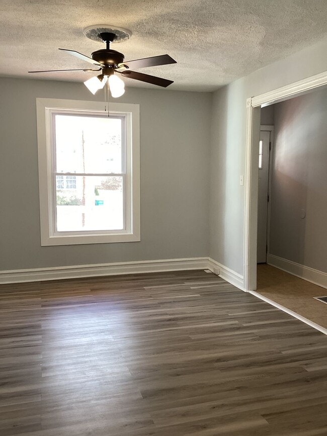Building Photo - Beautifully Updated Half Duplex in the Boro