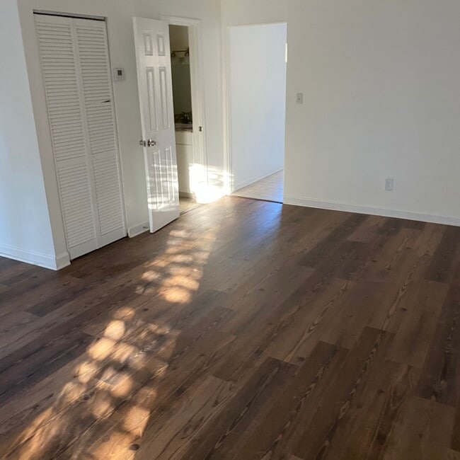 Building Photo - 2340 Beaver Ruin Rd