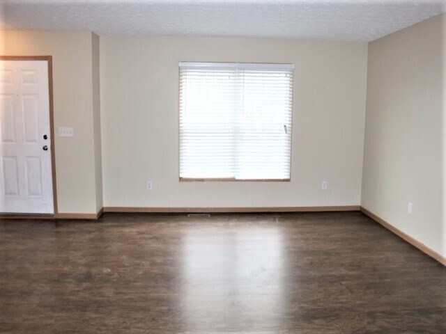 Foto del edificio - 293 Iris Trail Dr