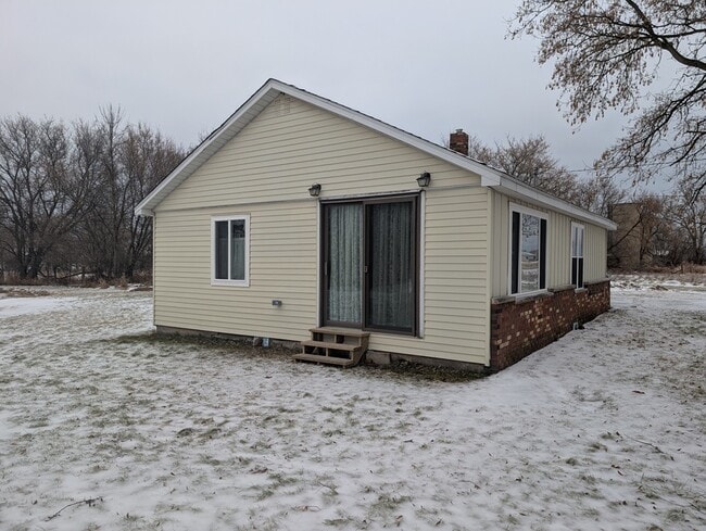 Building Photo - 1690 W Wirtz Rd