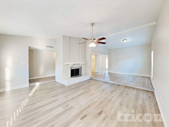 Building Photo - 5001 Oregon Ct