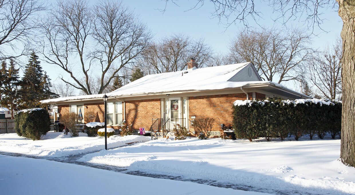 Building Photo - Kinyon Woods