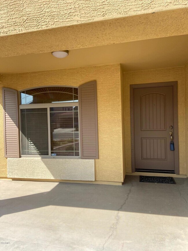 Building Photo - 9852 W Quail Ave