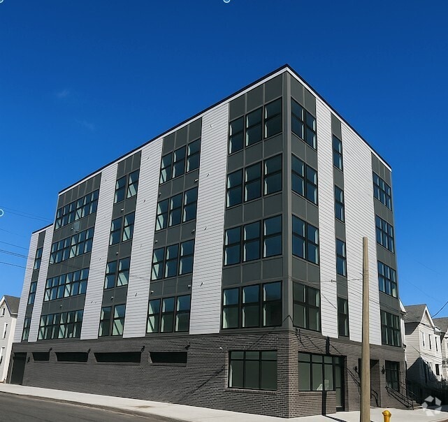 Building Photo - 168 Emmet St