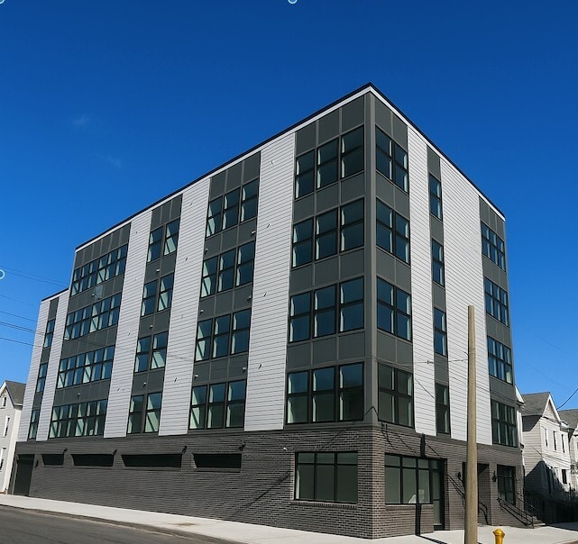 Building Photo - 168 Emmet St