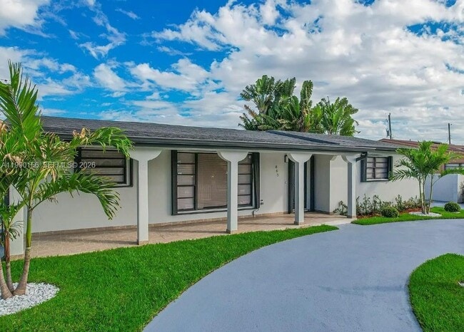 Building Photo - 865 W 72nd Pl