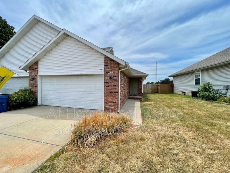 1272 Pinhook Dr, Nixa, MO 65714 Condo for Rent in Nixa, MO