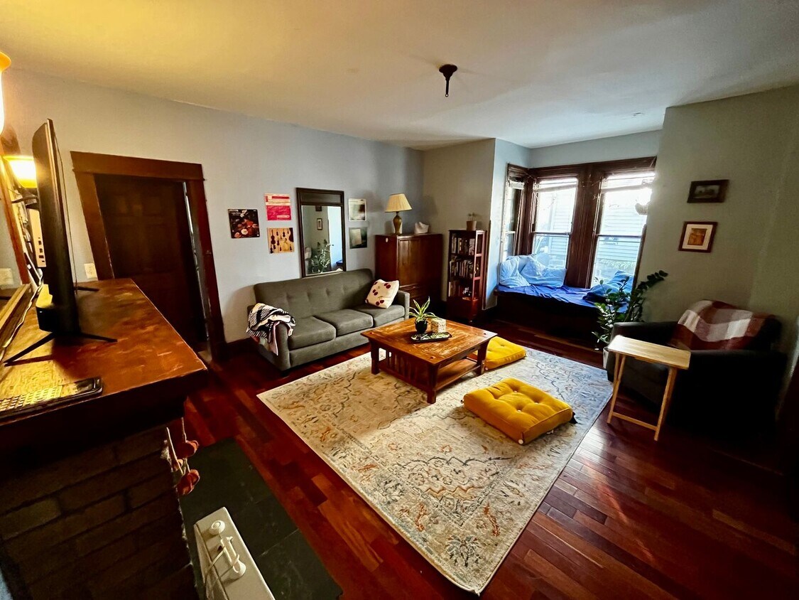 Foto principal - Varsity Management