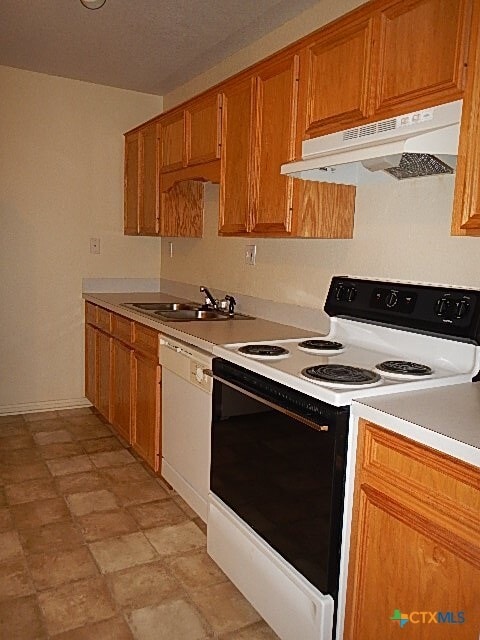 Building Photo - 1623 Pontotoc Trce