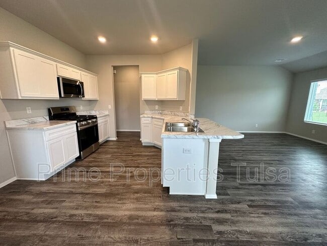 Building Photo - 27811 E 114th Pl S