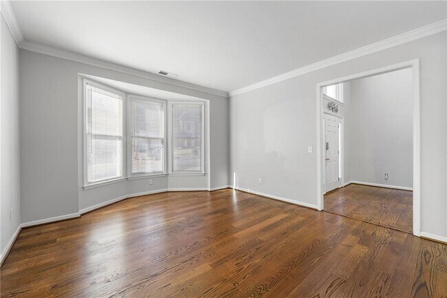 Building Photo - 1152 Manor Crest Ct NE