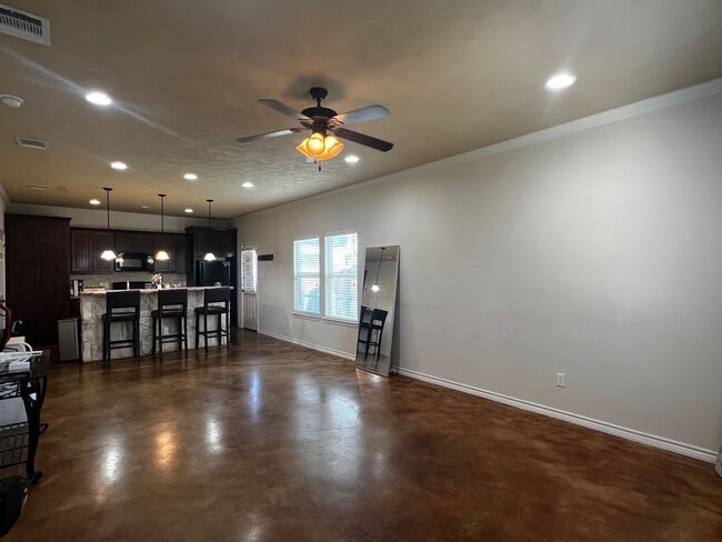 Building Photo - 3348 Keefer Loop