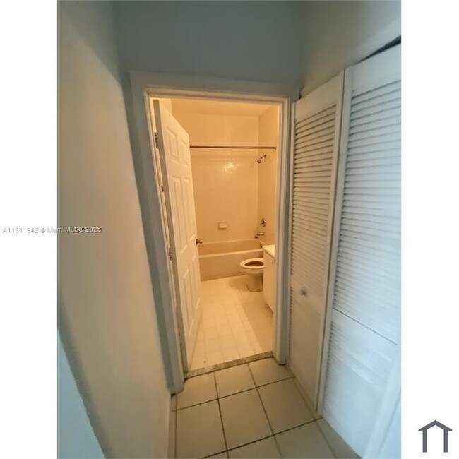 Foto del edificio - 2912 SE 15th Rd