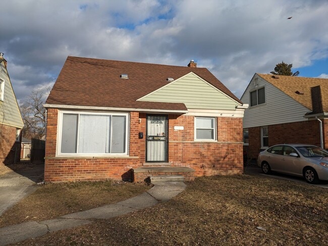 Photo - 1701 Fairbairn St House