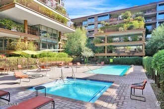 Building Photo - 7121 E Rancho Vista Dr