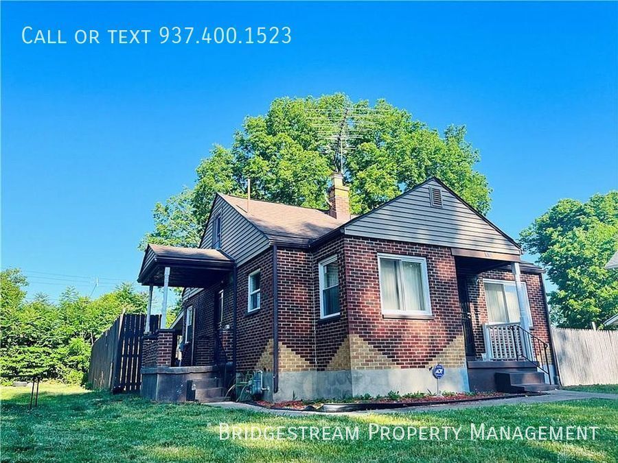 Primary Photo - Remodeled 3 bedroom, 1 bath home with base...
