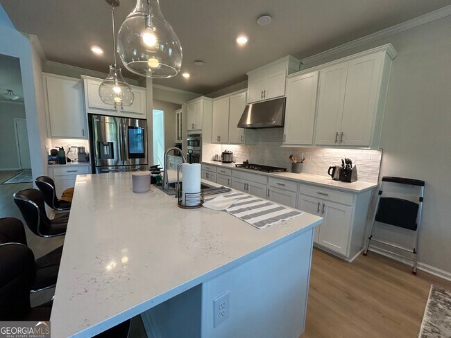 Building Photo - 8525 Tennyson Trce