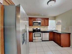 Building Photo - 208 NW 80th Ave
