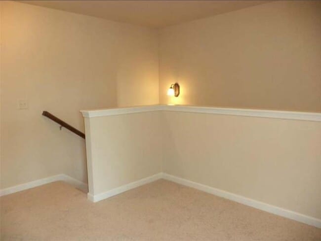 Building Photo - 334 Highland Pointe Cir E