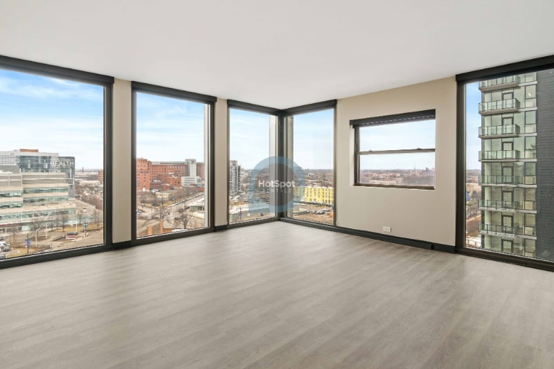 Photo - 1920 W Ogden Ave (Chicago, IL)