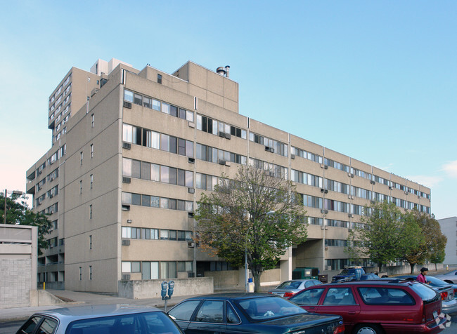 Building Photo - The Savannah