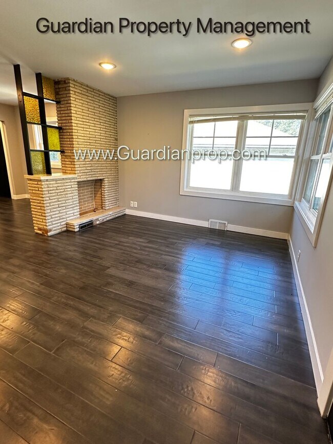 Foto del edificio - 3282-3284 Idaho Ave. S.