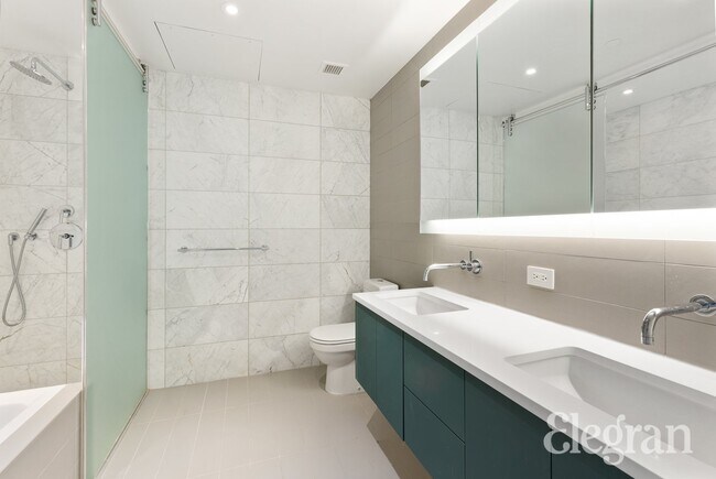 Building Photo - 123 3rd Ave