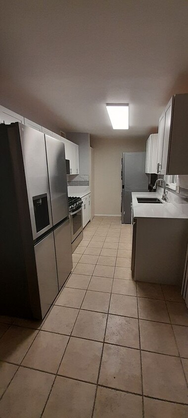 Foto principal - 4 Bedroom/2 Bath Home for Rent...$1895 Mon...