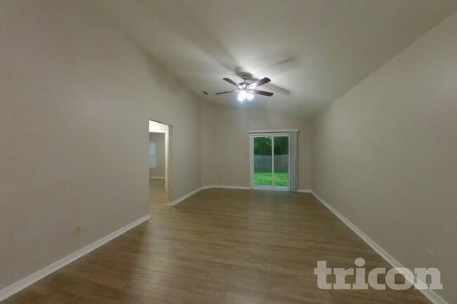 Building Photo - 1313 Independence Dr