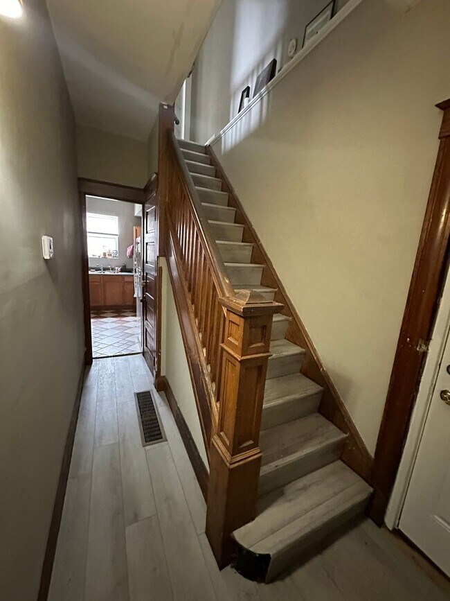 Foto del edificio - 2402 Fairview Ave