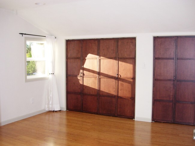 Foto del edificio - 1228 Cornell St