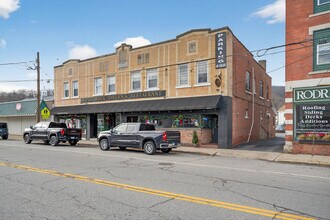 Building Photo - 84 Main St