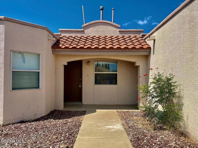 Building Photo - 2253 Tierra De Oro Way