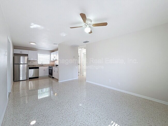 Foto del edificio - 474 93rd Ave N