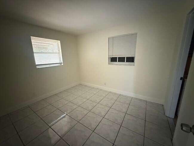 Foto del edificio - 5698 Gramercy Dr