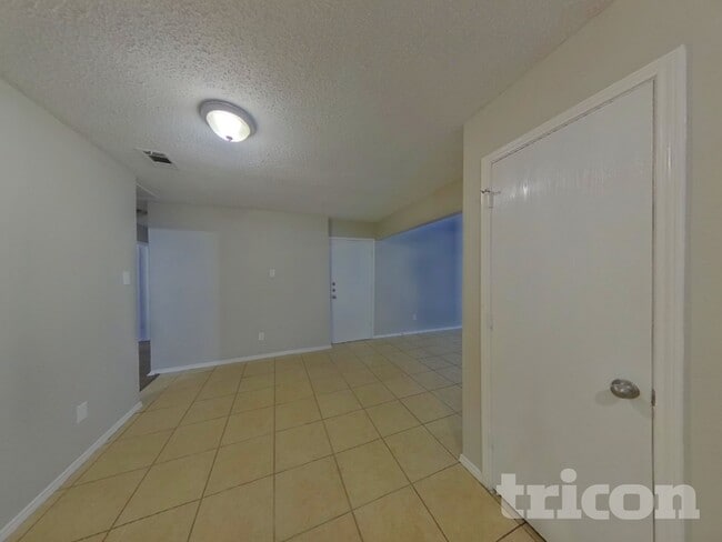 Building Photo - 6701 Spur Ridge Ct