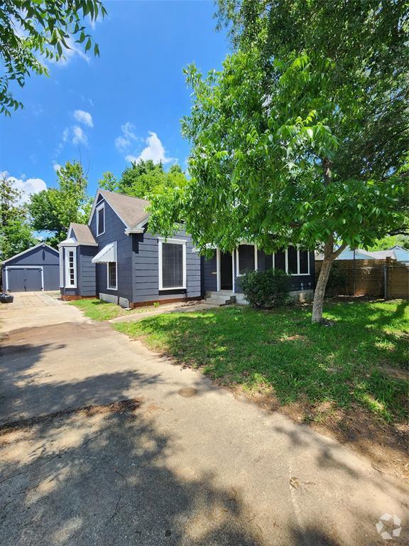 Building Photo - 7617 Elm St