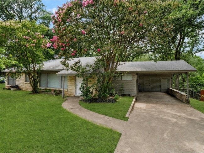 Building Photo - 6208 Walnut Hills Dr