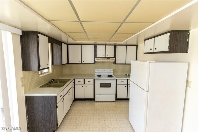 Foto del edificio - 341 Joel Blvd