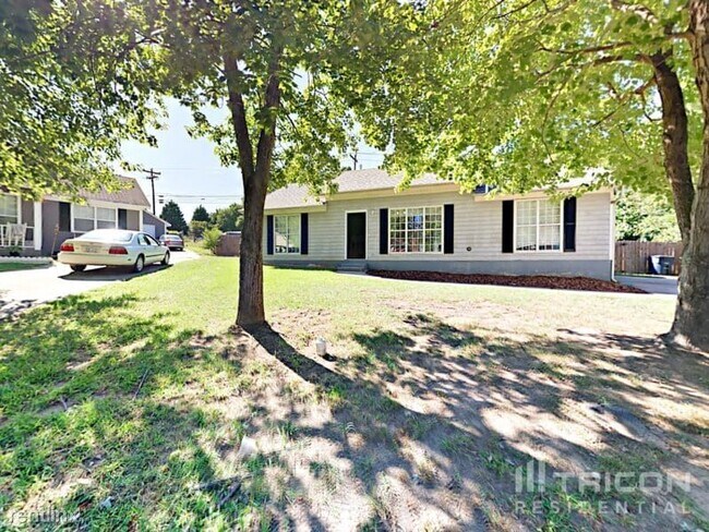Building Photo - 134 Lauren Dr