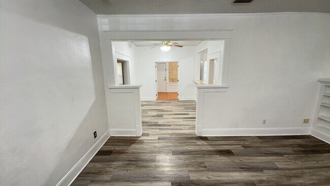 Building Photo - Bungalow Home in Tampa/Ybor Heights