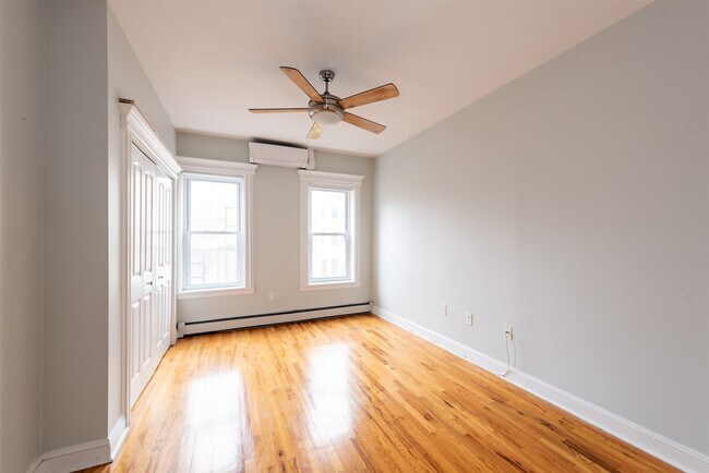 Foto del edificio - 349 7th St
