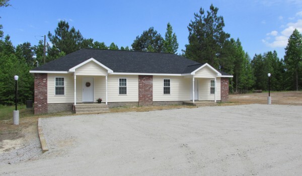 Front entrance left side of duplex for rent - 228 E Meadowlake Pky