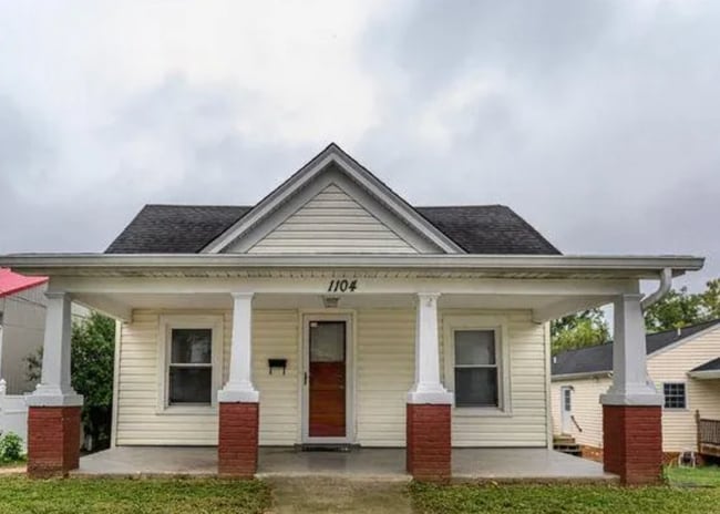 Photo - 1104 Tolleys Ln House