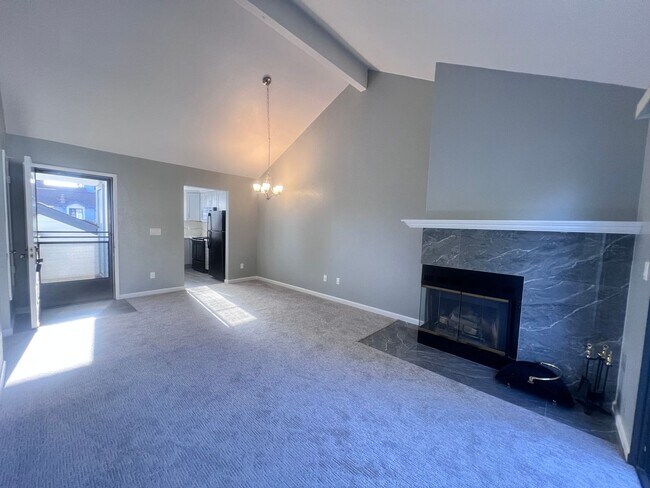 Foto del edificio - STUNNING 1BD/1BA CONDO IN FREMONT CA!!!!